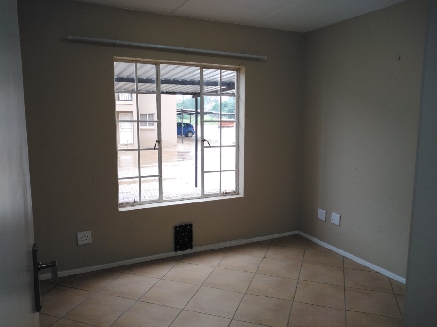 To Let  Bedroom Property for Rent in Van Der Hoff Park North West